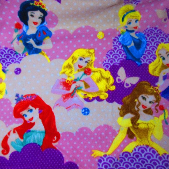 Disney Princesses 52" x 58" Fleece Blanket - Picture 3 of 3